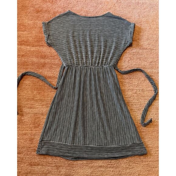 Caution To The Wind womens belted knit dress black white short sleeve size M - Picture 8 of 8